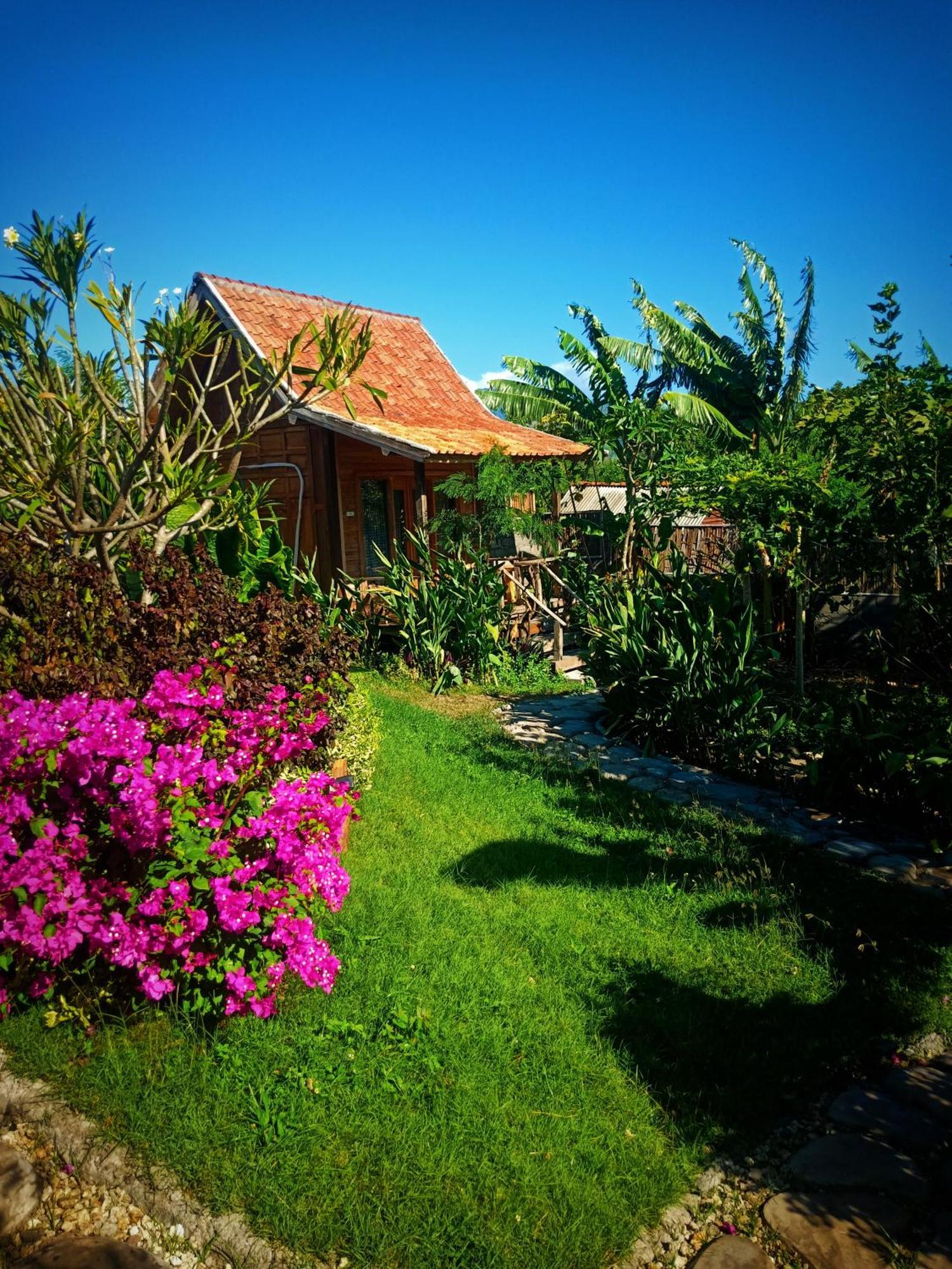 Umah Kayu 2-Menjangan Homestay Banyuwedang Dış mekan fotoğraf