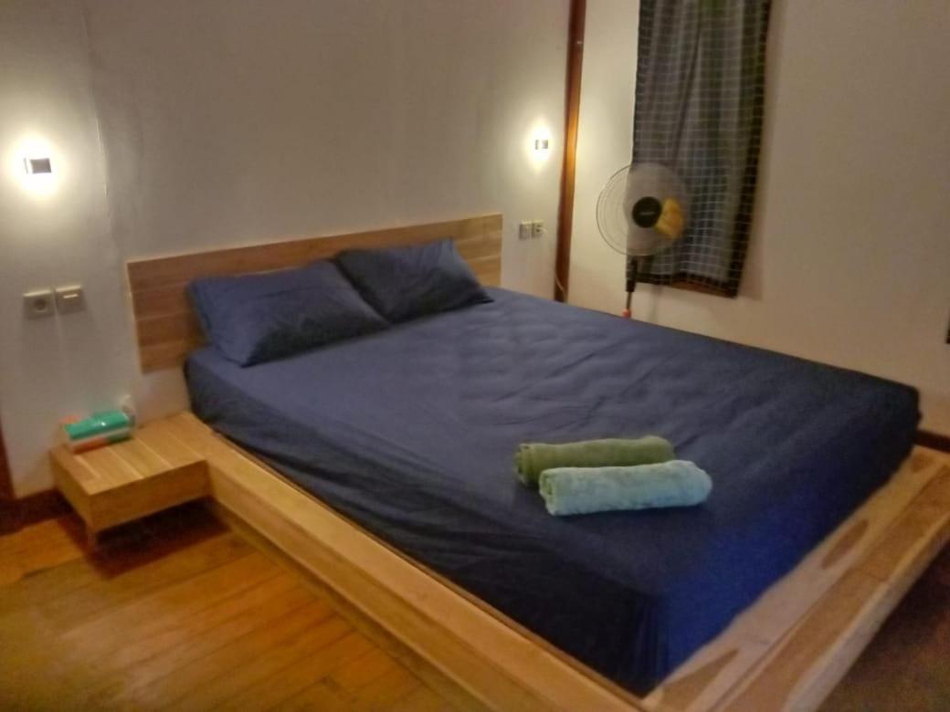 Umah Kayu 2-Menjangan Homestay Banyuwedang Dış mekan fotoğraf